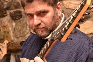 Pervers model: Condamnat pentru pornografie infantilă, designerul orădean Andrei Zalder a ieşit mai repede din puşcărie!