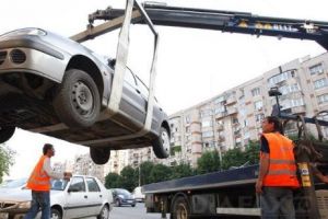 Atenţie şoferi! În Bucureşti se vor ridica maşinile parcate neregulamentar
