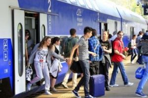 Bizarerii marca CFR Călători. Supraaglomerarea trenurilor, doar un mit