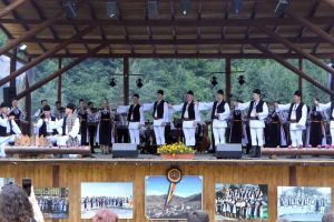 Cel mai frumos eveniment din weekend – Începe Festivalul Bujorului