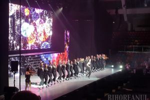 Luptă în paşi de dans: 2.000 de orădeni au fost cuceriţi de discipolii lui Michael Flatley, la spectacolul 