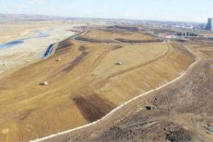 Alerta! Fisură în digul de protecţie de la fosta groapă de gunoi a Ploiestiului