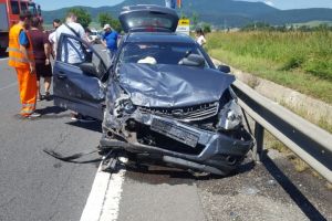 Trafic ingreunat pe DN1. Accident grav cu cinci victime printre care si copii