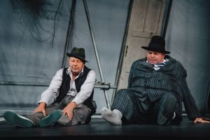 ”Aşteptându-l pe Godot” al TNRS se joacă la Constanţa