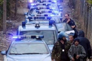 
126 membrii ai organizaţiei mafiote Camorra, arestaţi de Poliţia italiană
