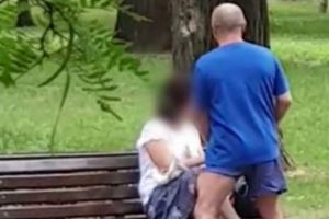 Filmare interzisă minorilor cu doi tineri in Parcul Central din Cluj! Au făcut amor ziua în amiaza mare şi au fost filmaţi de un şofer
