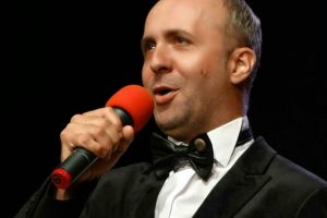 La multi ani, artistului liric constantean Iulian Bratu! 