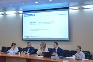 Cum apărăm Piaţa Sfatului de atacuri teroriste?