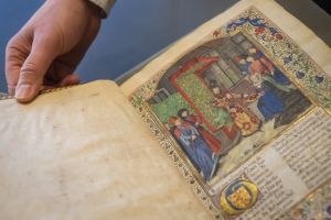 Jaf ca în filme. Patru români au furat cărţi de sec. XV-XVI în valoare de 2 milioane de lire sterline