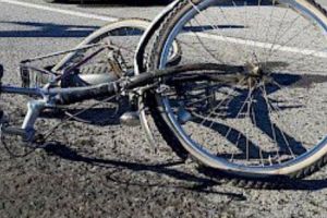 Uluitor! Un bătrân amărât care circula cu bicicletă a primit o amendă imensă pentru că a băut o bere