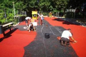 Lucrarile in vederea amenajarii locurilor de joaca in municipiul Constanta continua