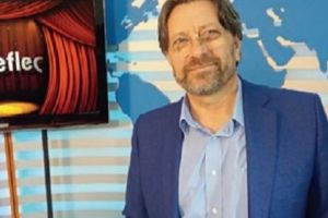 Ceauşescu şi Dej au fost alungaţi cu pietre dintr-un sat moldovenesc. Fabuloasa poveste spusă de actorul Tomi Cristin