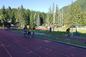 Seniorii la munte, juniorii medaliaţi la mare