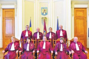 Curtea Constituţională, organizare şi atribuţii