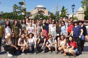 Incursiune în cultura şi istoria turcă pentru profesori şi elevi de la Colegiul ”Petru ...