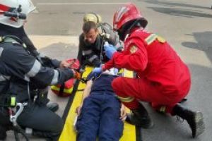 (GALERIE FOTO) Pompierii baimareni, exercitiu cu forte si mijloace interne la Baia Mare Value Centre. Vezi aici, interventia!