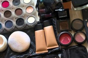 Spargere de înfrumuseţare la Sibiu – Un tânăr din Ocna a furat produse cosmetice de 2.000 de lei