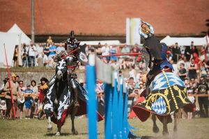 Cel mai bogat festival medieval de până acum, la Oradea: 600 de luptători şi domniţe, turniruri 