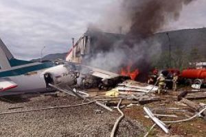 Rusia: Doi morti si sapte raniti dupa ce un avion de pasageri a efectuat o aterizare de urgenta