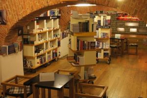 Dublă lansare de carte la Librăria Humanitas din Sibiu