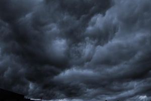 VIDEO. Cod Roşu la Satu Mare! Ploaie torenţială şi vânt puternic în judeţ