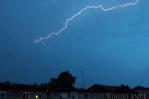 COD ROŞU de furtuni în Bihor. Vezi localităţile afectate!
