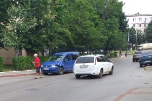 FOTO Accident pe strada Octav Onicescu. Două autoturisme s-au ciocnit