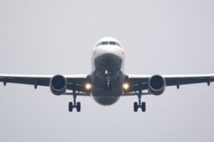 Pasager mort, găsit în toaleta unui avion