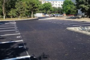 Continua amenajarea locurilor de parcare: Noi locuri de parcare in locul garajelor de pe strada Unirii din Constanta