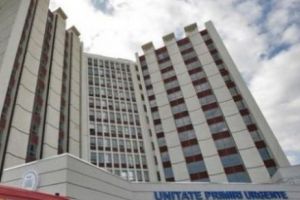 Șoc şi groază la Spitalul Universitar. Un tânăr s-a aruncat de pe acoperişul clădirii