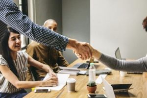 Stimulente pentru angajarea elevilor şi studenţilor