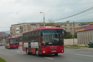 Instanţa a SUSPENDAT procesul care putea bloca transportul public de călători la Alba Iulia. Firma poate primi subvenţia de peste 18 milioane de lei, de la Primărie