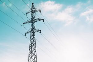 ANRE da asigurari ca pretul energiei electrice pentru populatie nu va creste de la 1 iulie