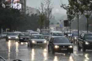 Cod portocaliu de furtuni în 25 de judeţe, până vineri noaptea; Cod galben de vreme instabilă în alte 18 judeţe şi în Capitală