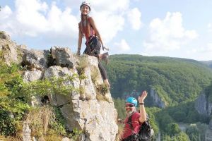 Gata de aventură? Bihorenii, aşteptaţi la ture de via ferrata, rafting, cicloturism, speoturism şi ospeţe tradiţionale în natură (FOTO)