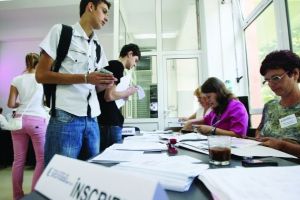 Stimulente pentru angajarea elevilor şi studenţilor pe perioada vacanţei