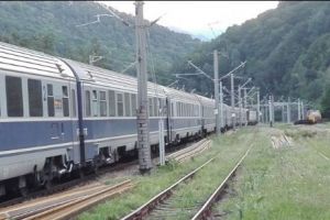Cod roşu în Banat! Trenuri blocate în câmp. „Nu avem apă, nici mâncare!”
