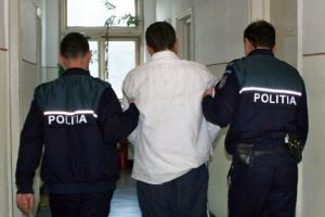 Bărbat din Suceava, condamnat pentru viol şi lipsire de libertate, depistat în Braşov