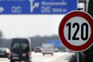 Viteza limitată pe autostrăzi. Se topeşte asfaltul în Germania