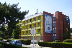 Fraţii Micula au început să-şi vândă hotelurile nemodernizate de pe litoralul românesc