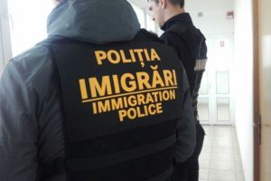 Doi moldoveni, expulzaţi după ce au fost găsiţi muncind ilegal în Braşov