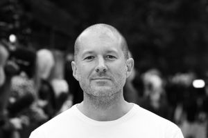 Jony Ive, cel care a creat unele dintre cele mai populare produse Apple, părăseşte compania