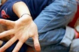 Sibiancă de 19 ani reţinută după ce a bătut doi copii – Pe unul l-a lăsat fără bani