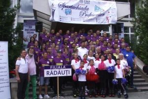 Campioana Maria Olaru a alergat alături de cadrele didactice, la proba de cros a ...