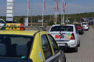 Taximetriştii vin şi pleacă