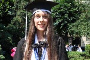 Denisa Maria Moldovan, şefă de promoţie la Şcoala Postliceală “Dimitrie Cantemir”: „Consider că pot să ajut şi îmi doresc să ajut”