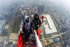 STUDIU: Peste 250 de oameni au murit în timp ce îşi făceau selfie