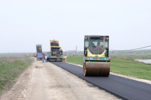 Peste 4,8 milioane de lei plătiţi pentru modernizarea unor drumuri comunale din Botoşani. S-a stabilit şi firma care va încasa banii