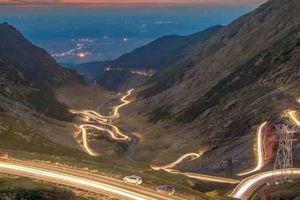 VIDEO: Spectaculosul Transfăgărăşan se redeschide circulaţiei începând de sâmbătă. Atenţie, este semnalată prezenţa urşilor în apropierea părţii carosabile