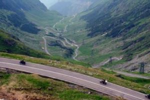 Cel mai spectaculos drum din lume se redeschide. Atenţie la urşi şi la zăpadă